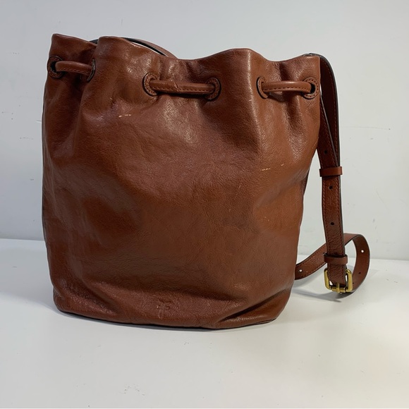 FRYE Olivia Bucket Drawstring Crossbody Bag Purse Cognac Dark Brown Leather - Picture 3 of 16